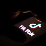 دليلك الشامل لـ زيادة متابعين تيك توك حقيقيين 2026 (مجاناً وبطرق مضمونة) 3 خوارزمية تيك توك 2026